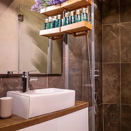 Venus With Jacuzzi And Sauna - Center Daire *